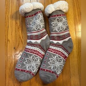 Women's Winter Cozy Socks Snowflakes Fuzzy Slipper Socks with Grippers Winter